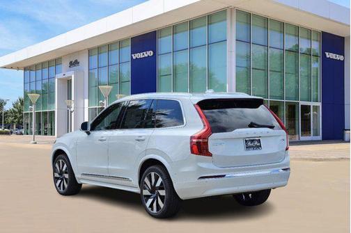 2025 Volvo XC90 Plug-In Hybrid Plus