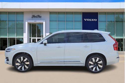 2025 Volvo XC90 Plug-In Hybrid Plus