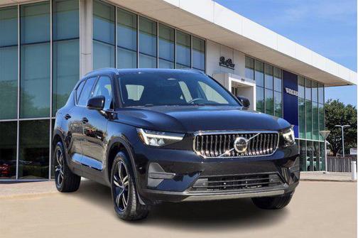 2024 Volvo XC40 B5 Core Bright Theme