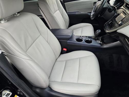 Attitude Black 2014 Toyota Avalon XLE Premium