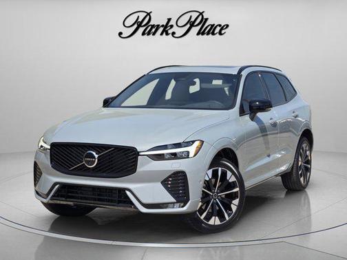 Vapour Grey Metallic 2026 Volvo XC60 B5 Plus