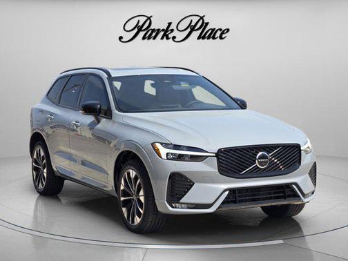 Vapour Grey Metallic 2026 Volvo XC60 B5 Plus