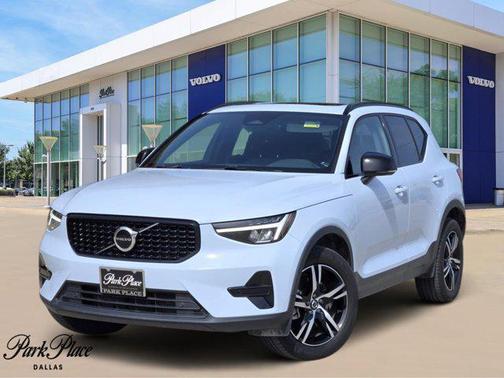 2024 Volvo XC40 B5 Core