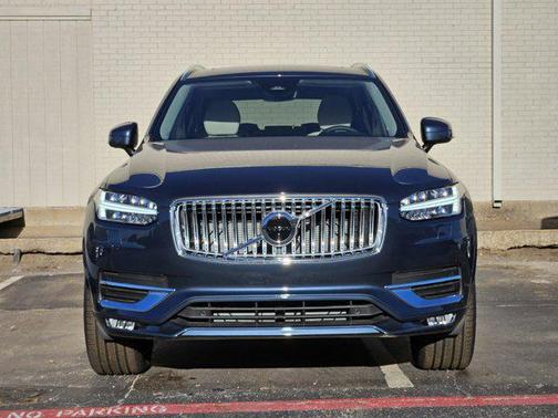2025 Volvo XC90 B6 Plus 7-Seater