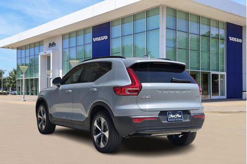 2026 Volvo XC40 B5 Plus