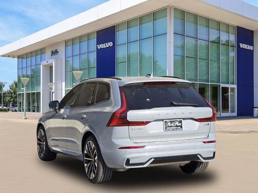 2026 Volvo XC60 B5 Ultra