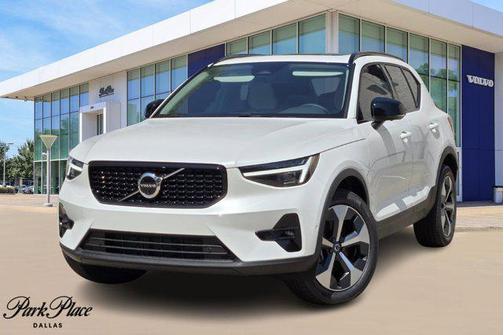 2026 Volvo XC40 B5 Plus