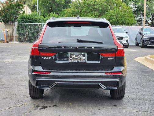 2025 Volvo XC60 B5 Core