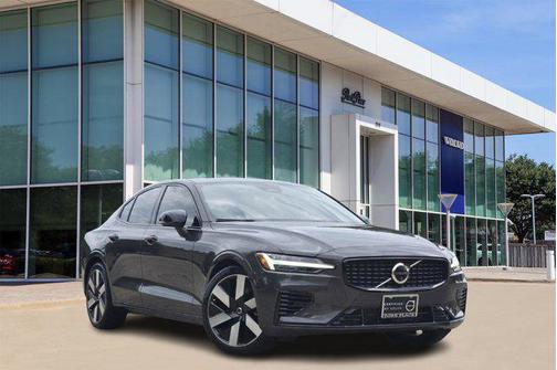2024 Volvo S60 Recharge Plug-In Hybrid T8 Ultimate Dark Theme