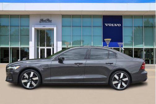 2024 Volvo S60 Recharge Plug-In Hybrid T8 Ultimate Dark Theme