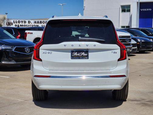 2025 Volvo XC90 Plug-In Hybrid T8 Ultra 7-Seater