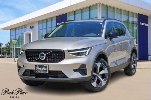 2024 Volvo XC40 B5 Core Bright Theme