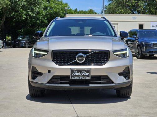 2024 Volvo XC40 B5 Core Bright Theme