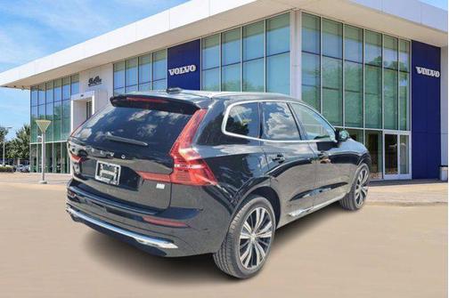 2023 Volvo XC60 Recharge Plug-In Hybrid T8 Plus Bright Theme