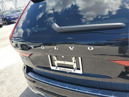 2023 Volvo XC60 Recharge Plug-In Hybrid T8 Plus Bright Theme
