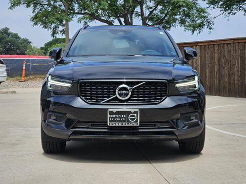 2022 Volvo XC40 T5 R-Design