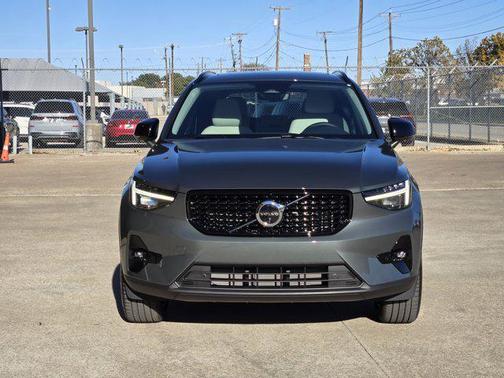 2026 Volvo XC40 B5 Ultra