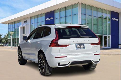 2026 Volvo XC60 B5 Ultra