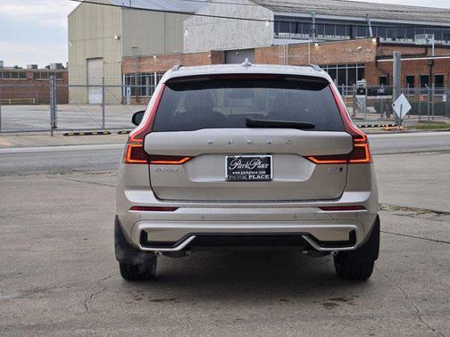 2026 Volvo XC60 B5 Ultra