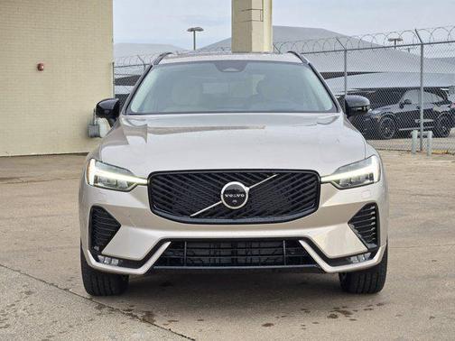 2026 Volvo XC60 B5 Ultra