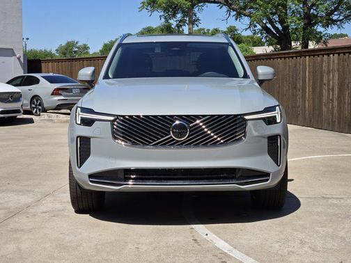 2025 Volvo XC90 B5 Plus 7-Seater
