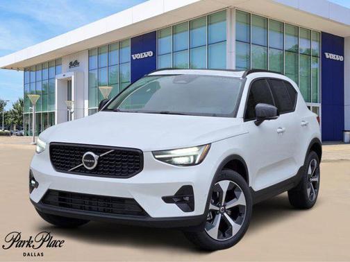 2026 Volvo XC40 Plus, B5 AWD Gas (mild hybrid), Dark