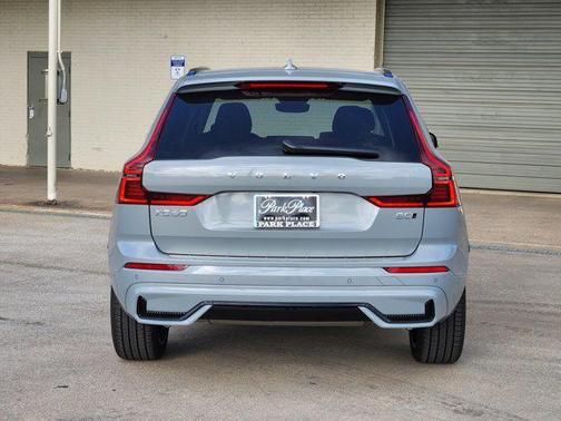 2026 Volvo XC60 B5 Ultra