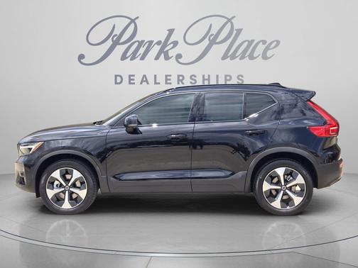 2026 Volvo XC40 Plus, B5 AWD Gas (mild hybrid), Dark