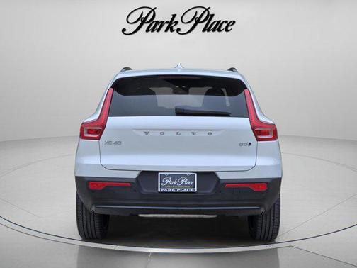 Crystal White 2026 Volvo XC40 Plus, B5 AWD Gas (mild hybrid), Dark