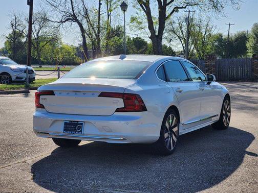 2024 Volvo S90 Recharge Plug-In Hybrid T8 Ultimate