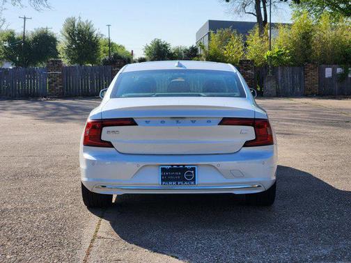 2024 Volvo S90 Recharge Plug-In Hybrid T8 Ultimate