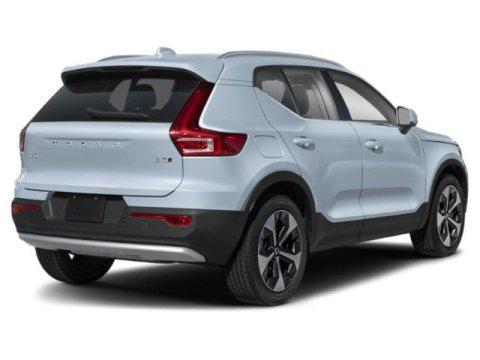2025 Volvo XC40 B5 Ultra Dark Theme