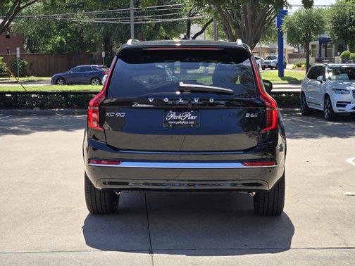 2025 Volvo XC90 B6 Plus 7-Seater