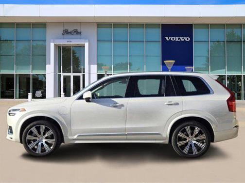 2025 Volvo XC90 Plug-In Hybrid T8 Plus 7-Seater