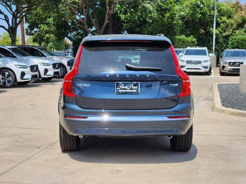 2025 Volvo XC90 Plug-In Hybrid Core