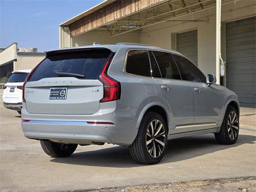 2025 Volvo XC90 B6 Core
