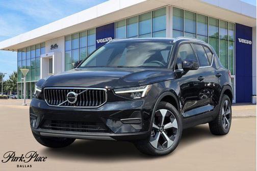 2025 Volvo XC40 B5 Core Bright Theme