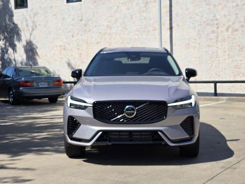 2026 Volvo XC60 Plug-In Hybrid T8 Plus
