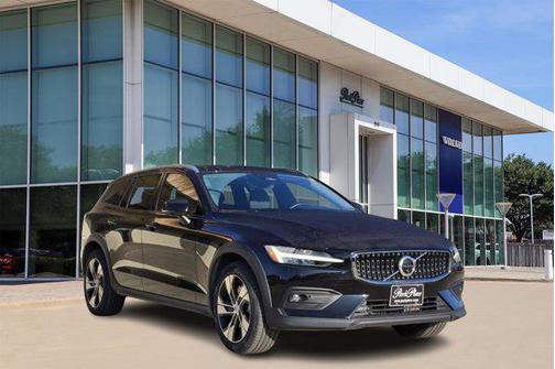 2023 Volvo V60 Cross Country B5 Plus