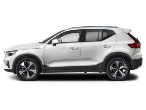 2025 Volvo XC40 B5 Plus Dark Theme
