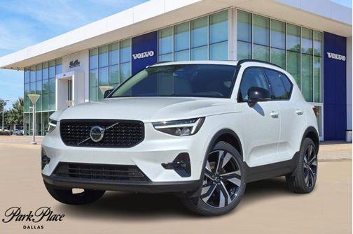 2025 Volvo XC40 B5 Plus Dark Theme