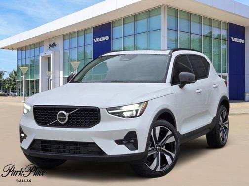2026 Volvo XC40 Plus, B4 FWD Gas (mild hybrid), Dark