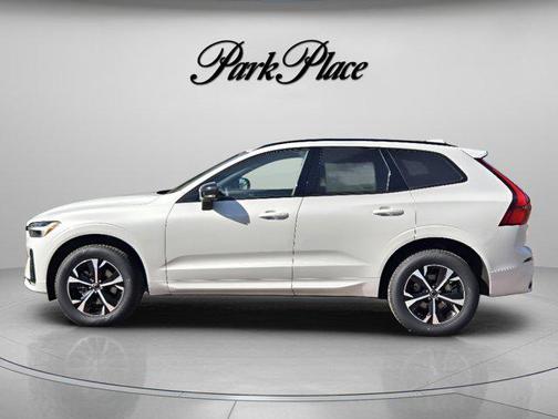 Crystal White Metallic 2026 Volvo XC60 B5 Core