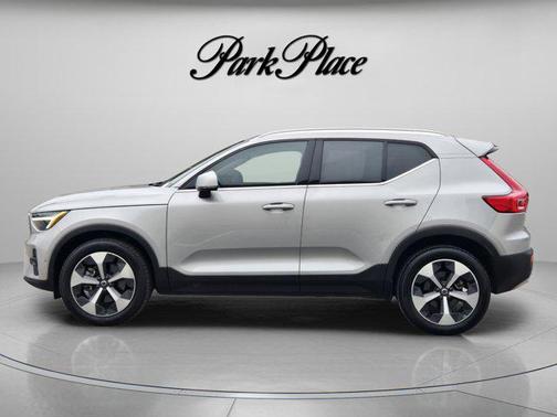Silver Dawn Metallic 2023 Volvo XC40 B5 Plus Bright Theme