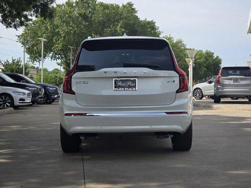 2025 Volvo XC90 B6 Ultra