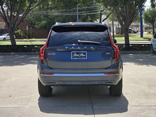 2025 Volvo XC90 B5 Plus 7-Seater