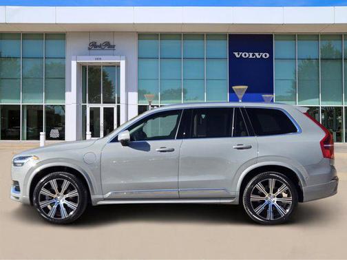 2024 Volvo XC90 Recharge Plug-In Hybrid T8 Plus Bright Theme 7-Seater
