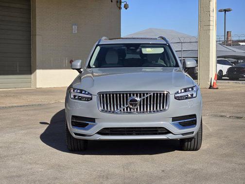 2024 Volvo XC90 Recharge Plug-In Hybrid T8 Plus Bright Theme 7-Seater