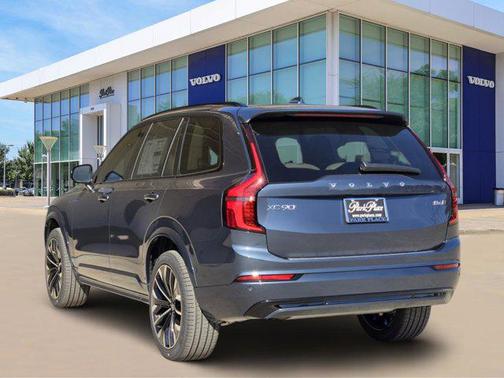 2026 Volvo XC90 B6 Ultra Dark Theme 7-Seater