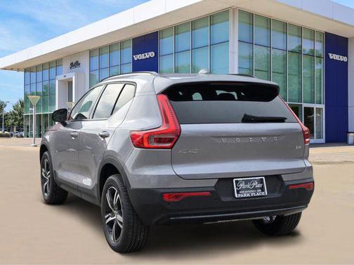 2026 Volvo XC40 B4 Core
